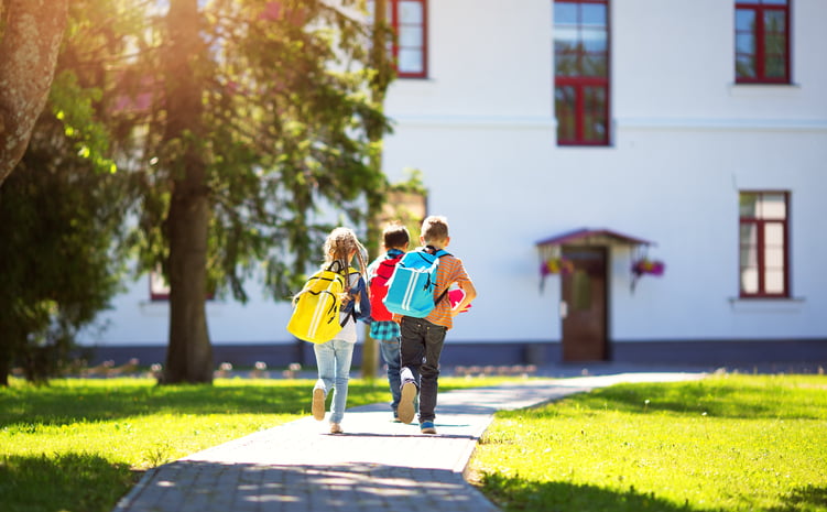 children-with-backpacks-back-to-school