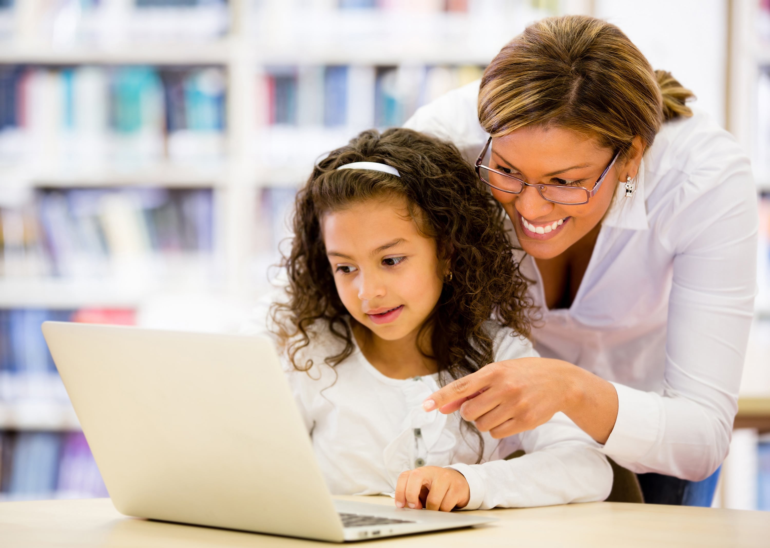 girl_learning_to_code.jpg