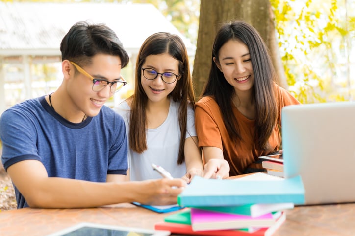 student with autism using a checklist